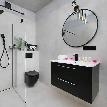 Ogrodowa Apartment Near Piotrkowska With Air Conditioning By Noclegi Renters Apartman *