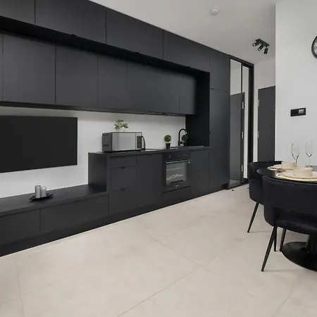 Ogrodowa Apartment Near Piotrkowska With Air Conditioning By Noclegi Renters * Lodž